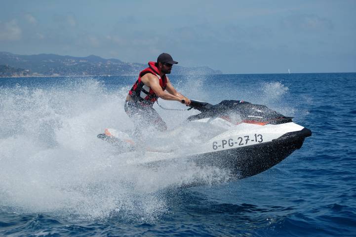 Reserva de motos acuáticas en Lloret de Mar